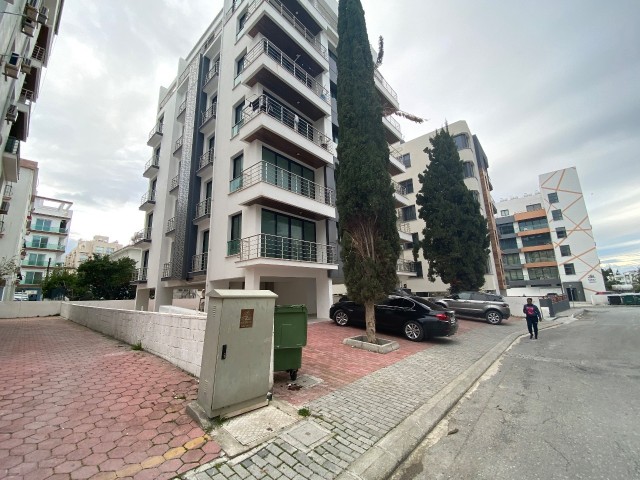 GİRNE MERKEZ ‘DE SATILIK 2+1 DAİRE