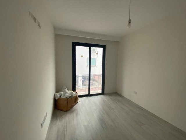 GİRNE MERKEZ ‘DE SATILIK 2+1 DAİRE