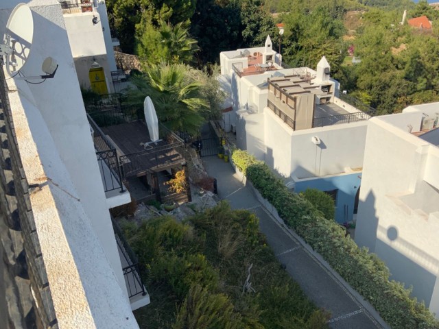 VILLA MIT HERRLICHEM BLICK IN KYRENIA DE KARMI ** 