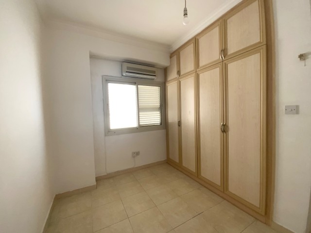 Zypern Kyrenia Zentrum Zum Verkauf Türkische Kokanli 3 + 1 Wohnung ** 