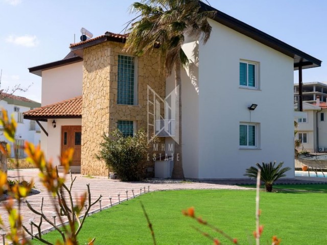 Villa zum Verkauf in Zypern Kyrenia Chatalköy am Meer ** 