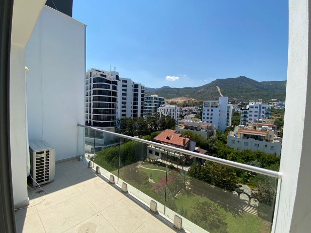 Luxus möblierte Duplex 1+1 Wohnung zur Miete in Zypern Kyrenia Zentrum ** 