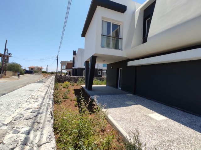 Kıbrıs Girne Karşıyaka'da Satılık 3+1 Modern Villa