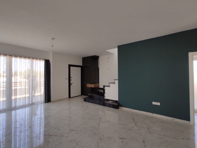 Kıbrıs Girne Karşıyaka'da Satılık 3+1 Modern Villa