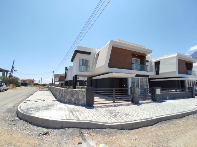 Kıbrıs Girne Karşıyaka'da Satılık 3+1 Modern Villa