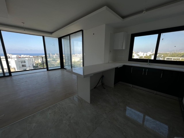 Kıbrıs Girne Merkez Muhteşem Lokasyonda Satılık 2+1 Penthouse