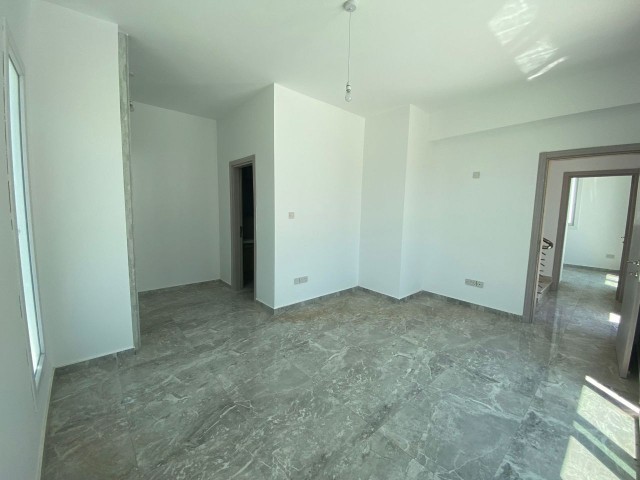 KIBRIS GİRNE KARŞIYAKA'DA SATILIK 2+1 TOWN HOUSE