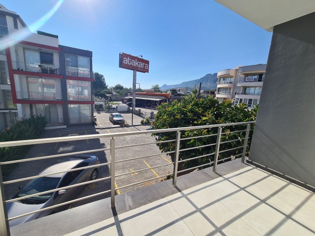 Neu fertiggestellte 2+1 Wohnung in Zypern Kyrenia Alsancak mit Pool ** 