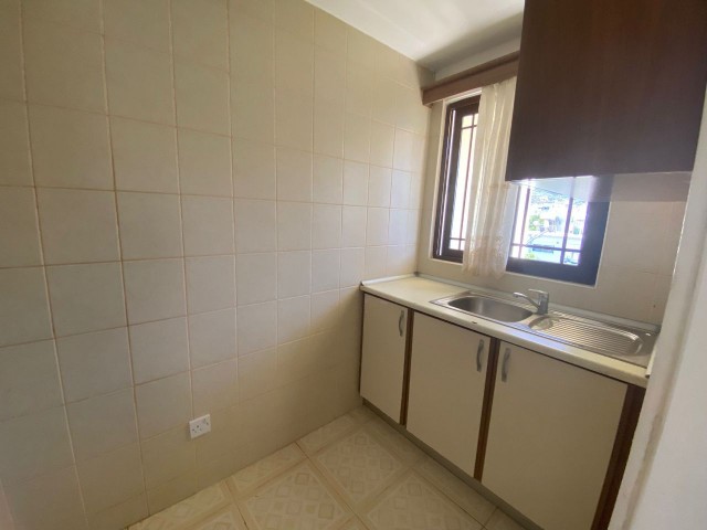 3+1 Wohnung Zu vermieten in Kyrenia Alsancak ** 