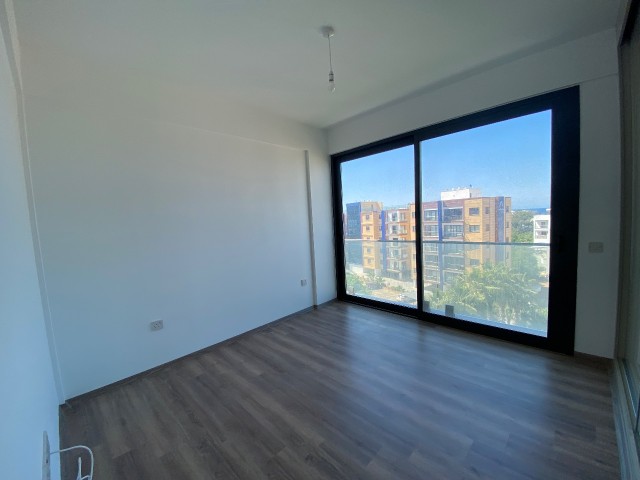 2 + 1 Apartment with Sea View in Kıbrıs Kyrenia Central For Sale in Türk Kocanlı Kapanmaz ** 