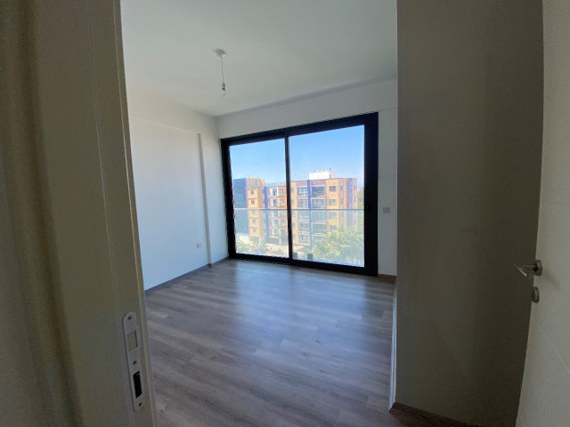 2 + 1 Apartment with Sea View in Kıbrıs Kyrenia Central For Sale in Türk Kocanlı Kapanmaz ** 