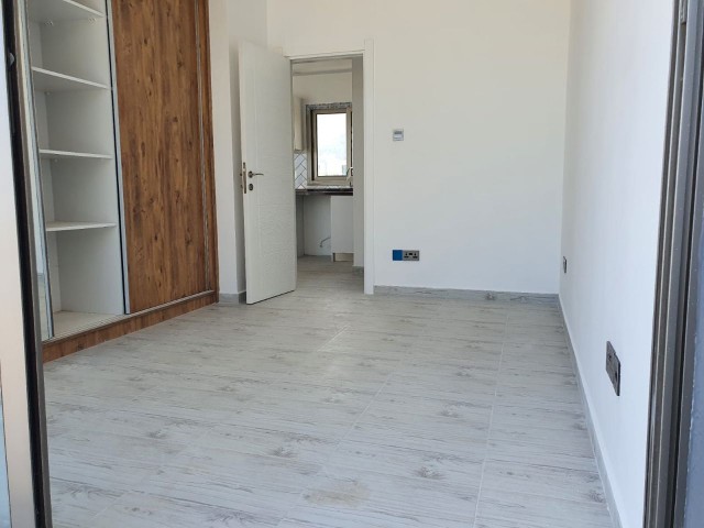 ALSANCAK'DA ORTAK HAVUZLU TERASLI 1+1 DAİRE