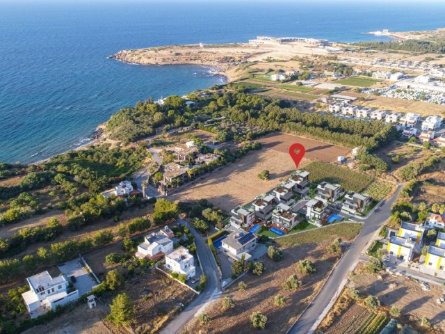 Kıbrıs Girne Çatalköy Satılık Havuzlu Dağ ve Deniz Manzaralı 4+1 Villa