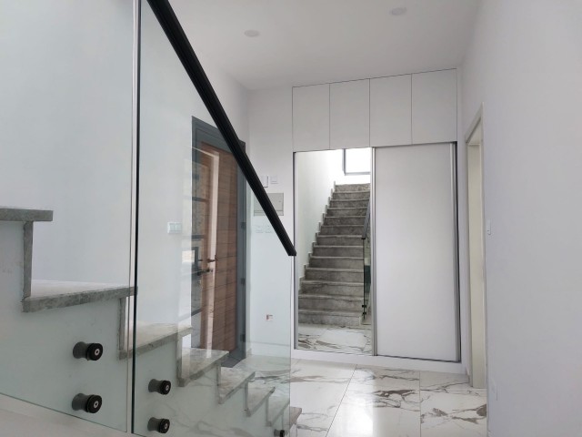 Kıbrıs Girne Çatalköy Satılık Modern 3+1 Villa