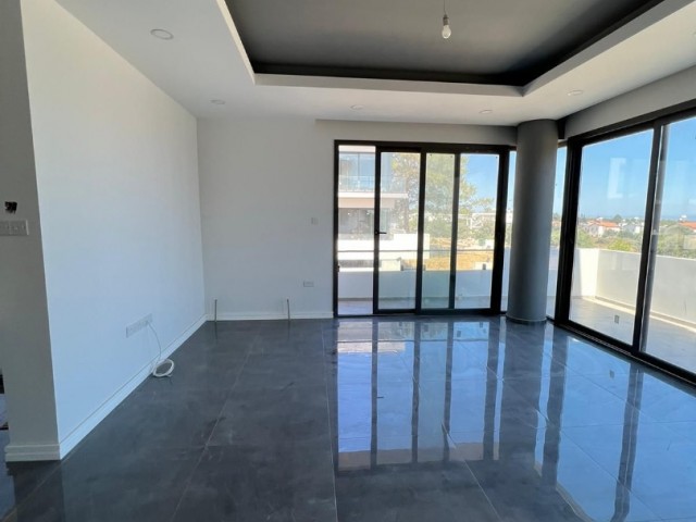 Kıbrıs Girne Edremit Kapanmaz Deniz Manzaralı Satılık Modern 3+1 Villa