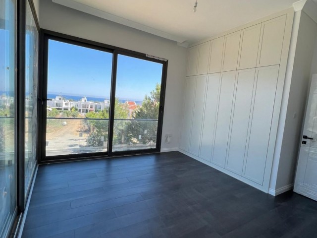 Kıbrıs Girne Edremit Kapanmaz Deniz Manzaralı Satılık Modern 3+1 Villa