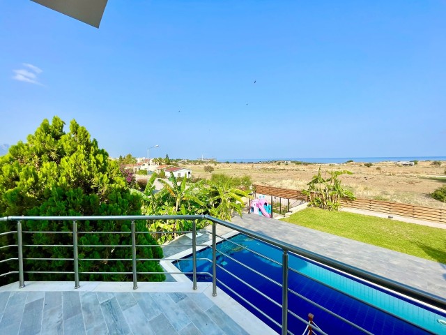 Kıbrıs Girne Çatalköy Satılık Lüx 4+2 Villa