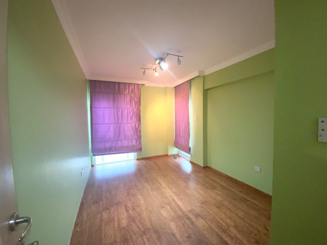 Kıbrıs Girne Denize Sıfır Satılık 3+1 Penthouse