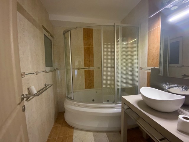 Kıbrıs Girne Denize Sıfır Satılık 3+1 Penthouse