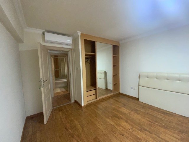 Kıbrıs Girne Denize Sıfır Satılık 3+1 Penthouse