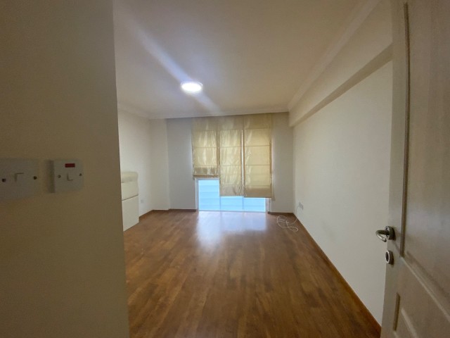 Kıbrıs Girne Denize Sıfır Satılık 3+1 Penthouse