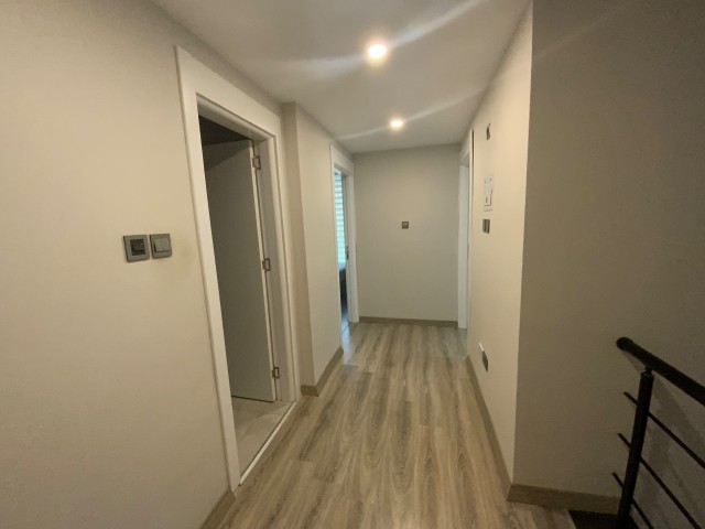 Zypern Kyrenia Center 2+1 Duplex-Penthouse mit Meerblick zu vermieten