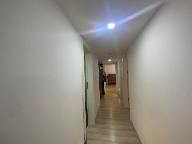 Kıbrıs Girne Merkez Satılık Full Eşyalı 3+1 Daire