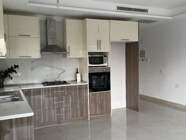 Kıbrıs Girne Merkez Satılık Deniz Manzaralı 3+1 Penthouse 