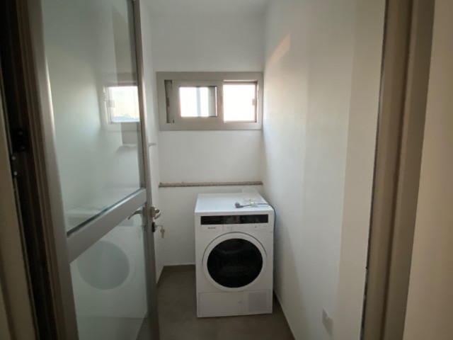 Kıbrıs Girne Merkez Satılık Deniz Manzaralı 3+1 Penthouse 