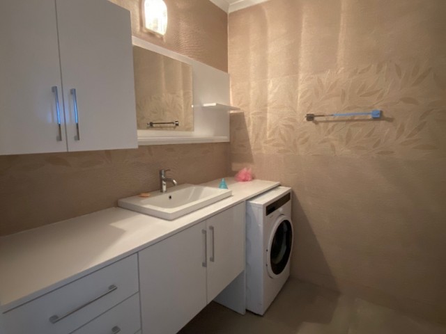 Kıbrıs Girne Merkez Satılık Deniz Manzaralı 3+1 Penthouse 