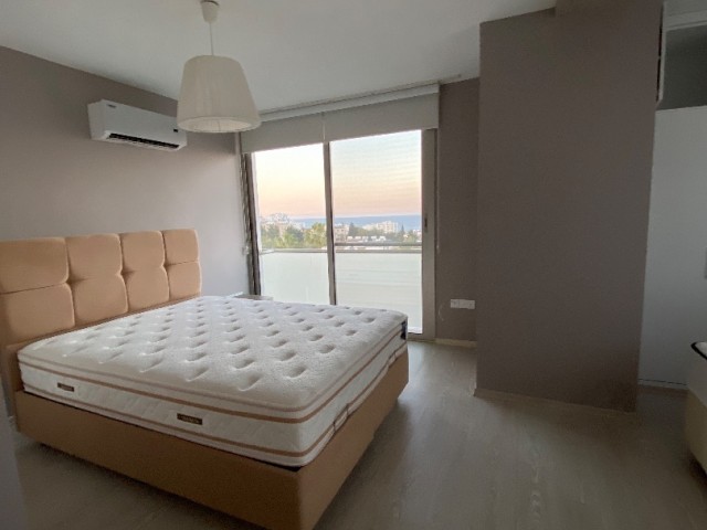 Kıbrıs Girne Merkez Satılık Deniz Manzaralı 3+1 Penthouse 