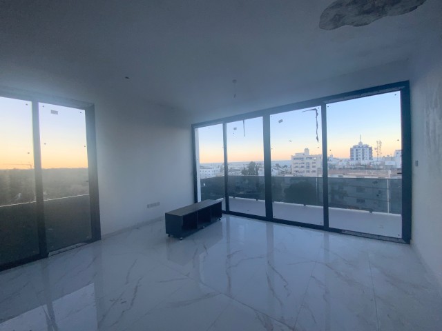 Kıbrıs Girne Merkez Satılık Sıfır Deniz Manzaralı 3+1 Daire ve Penthouse 