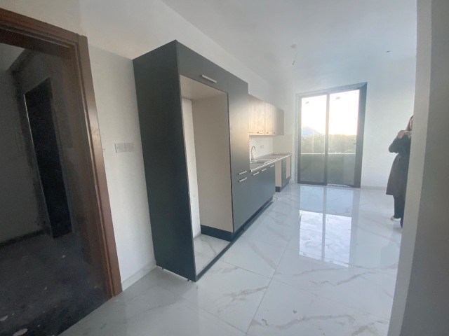 Kıbrıs Girne Merkez Satılık Sıfır Deniz Manzaralı 3+1 Daire ve Penthouse 