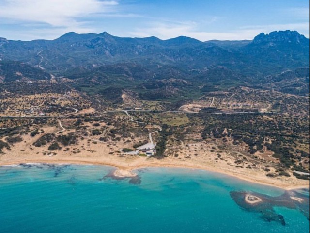 Kıbrıs Girne Esentepe-Alagadi Yolu Üzeri Satılık Takasa ve Kat Karşılığı Açık 12 Dönüm Arazi 