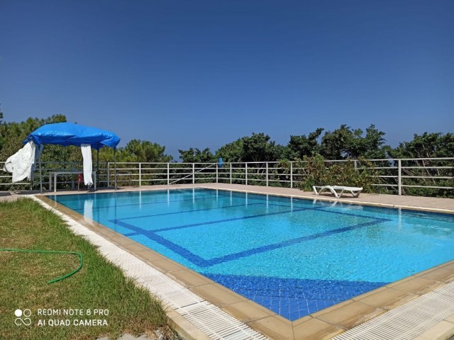 Girne Merkezde Satılık 4+1 Villa