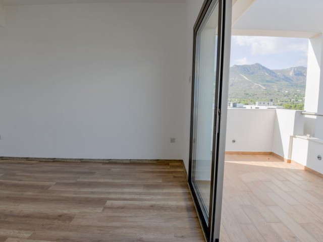 3 + 1 Penthouse-Wohnung Zum Verkauf In Kyrenia Zentrum ** 