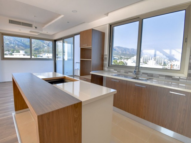 3 + 1 Penthouse-Wohnung Zum Verkauf In Kyrenia Zentrum ** 