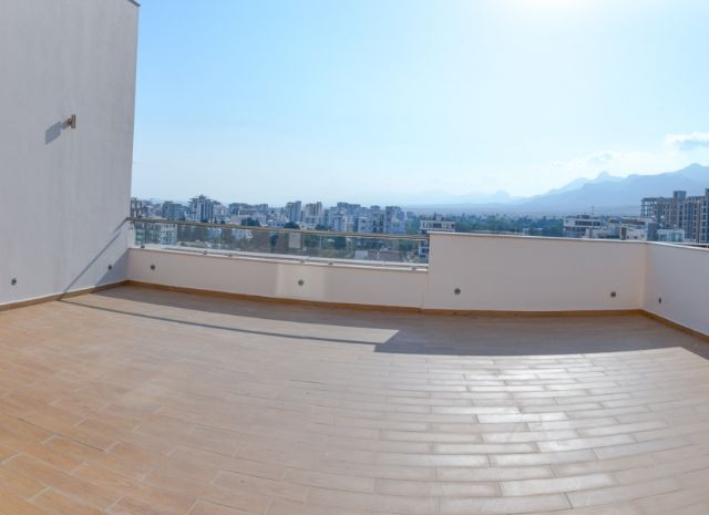 3 + 1 Penthouse-Wohnung Zum Verkauf In Kyrenia Zentrum ** 