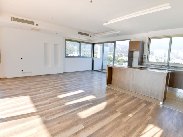 Girne Merkez’de 3+1 Satılık Penthouse Daire