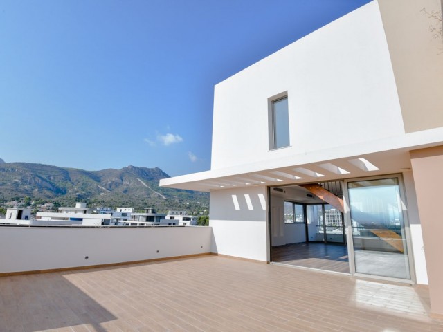 3 + 1 Penthouse-Wohnung Zum Verkauf In Kyrenia Zentrum ** 