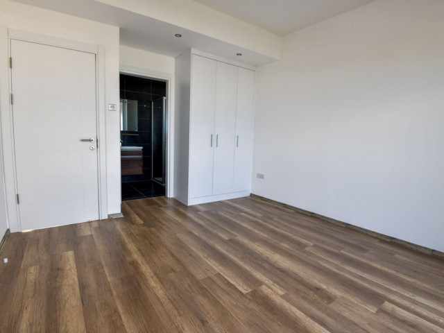 3 + 1 Penthouse-Wohnung Zum Verkauf In Kyrenia Zentrum ** 