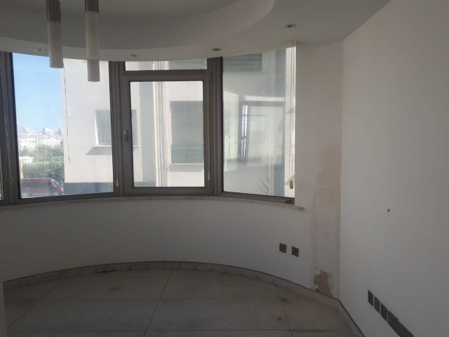 Girne Merkez’de Satılık Apartman