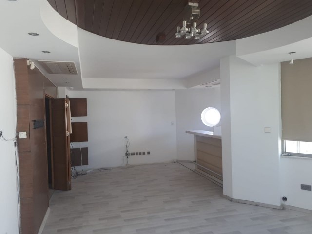 Girne Merkez’de Satılık Apartman