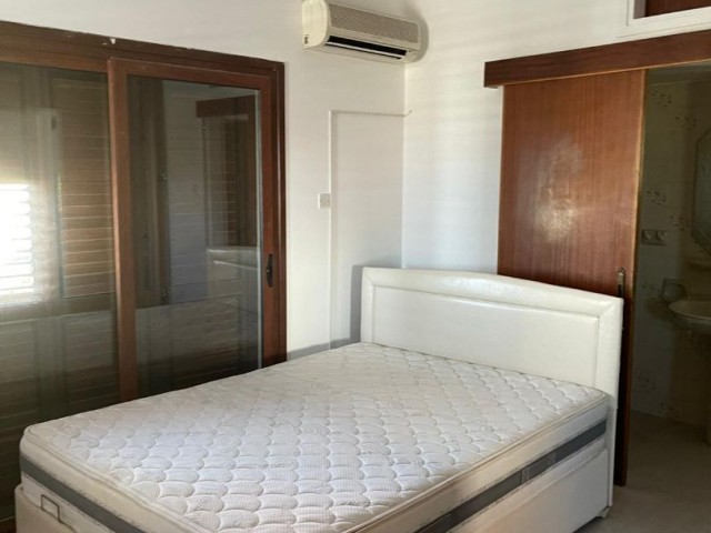 Karoğlanoğlu Bölgesinde 3+1 Kiralık Villa