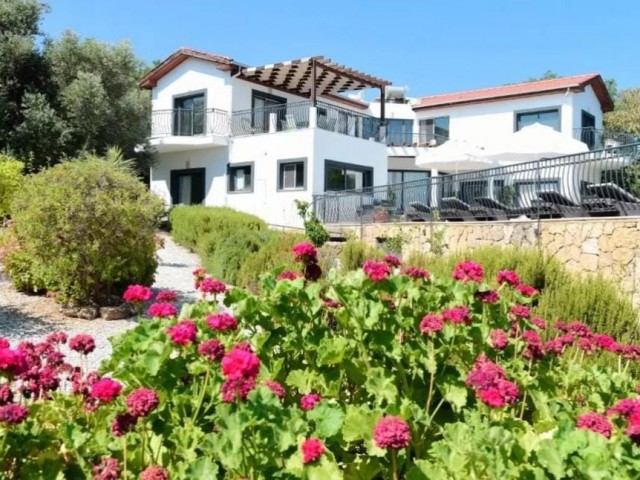 5 + 1 Villa Zu Vermieten In Alsancak ** 