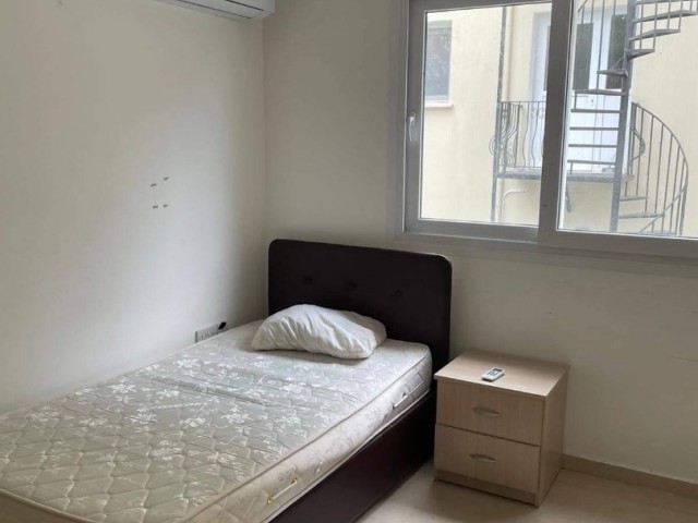 3+1 VOLL MÖBLIERTE RESIDENZ WOHNUNG ZUR MIETE IN KYRENIA ZENTRUM ZU FUß VON ÜBERALL ** 