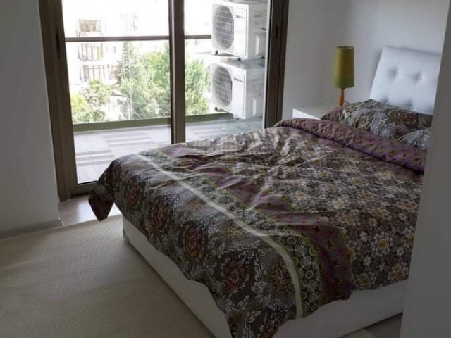 WIR BRINGEN LUXUS IN IHR ZUHAUSE..3+1 VOLL MÖBLIERTE RESIDENZ WOHNUNG ZUR MIETE AN DER HAUPTSTRAßE IN DER NÄHE VON ÜBERALL IM ZENTRUM VON KYRENIA ** 