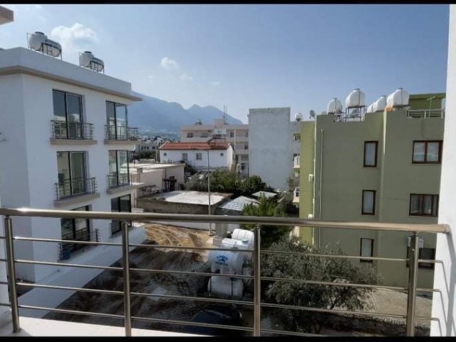 LETZTE WOHNUNG ① ... KYRENIA ALSANCAK REGION ZUR MIETE IN TOLLER LAGE 2 + 1 VOLL MÖBLIERTE WOHNUNG NICHTS MEHR LLOGARA ÖRTLICH FESTGELEGT ** 