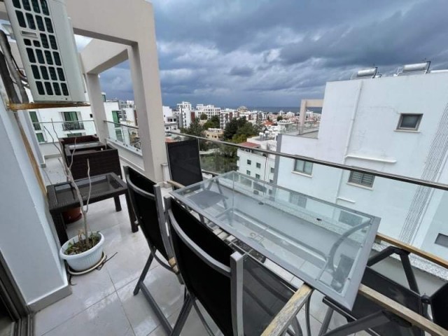 BRINGEN SIE DEN LUXUS NACH HAUSE, WENN SIE...3 + 1 VOLL MÖBLIERTES PENTHOUSE MIT GROßER TERRASSE MIT HERRLICHER AUSSICHT ZU VERMIETEN IN KYRENIA NUSMAR MARKET DISTRICT ** 