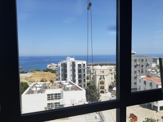 4 + 1 PENTHOUSE ZUM VERKAUF MIT PRIVATEM POOL MIT EINZIGARTIGER AUSSICHT IM ZENTRUM VON KYRENIA ** 